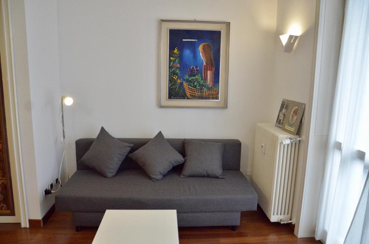 New Renovated Apartment With Balcony Porta Romana Milão Exterior foto