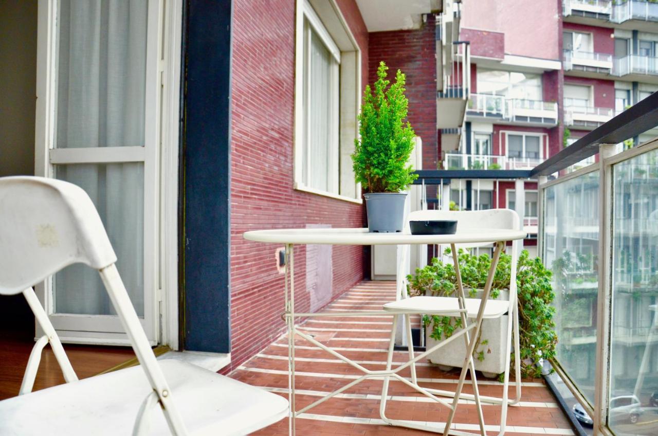 New Renovated Apartment With Balcony Porta Romana Milão Exterior foto